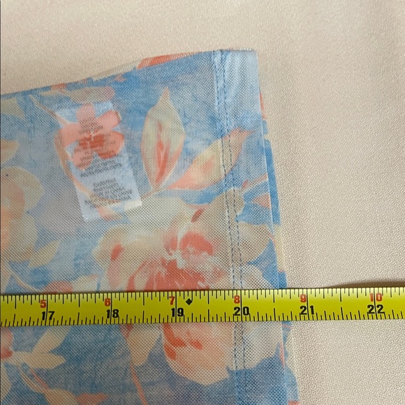 WAYF Sheer  Short Sleeve Floral Top - Blue and Peach - Picture 7 of 11